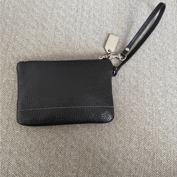 Coach Black Pebbled Leather Wristlet. 6x4 EUC - Picture 2 of 7